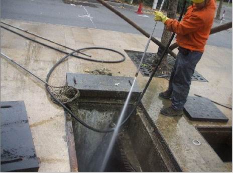 文安池底污泥如何清理